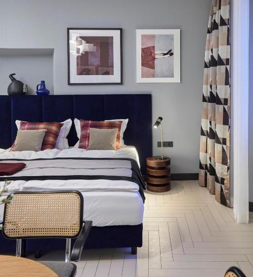 استودیوی لوکس, Rooma Apartments