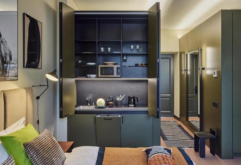 استودیوی لوکس, Rooma Apartments