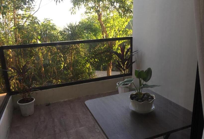 اتاق استاندارد سه تخته با بالکن, Bohol Ecotel