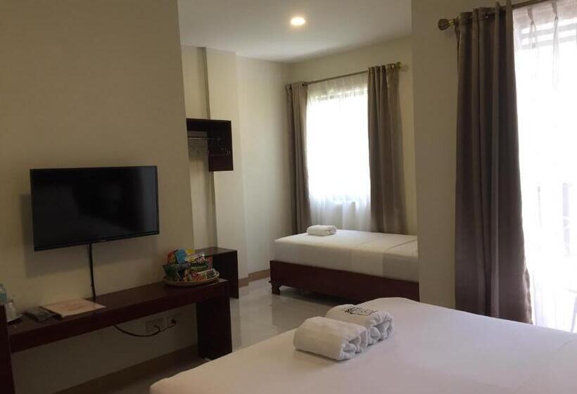 اتاق استاندارد سه تخته با بالکن, Bohol Ecotel