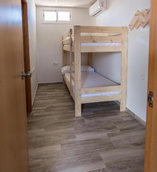 Четырехместный номер эконом класса с общей ванной комнатой, Albergue Multiaventura Active Andalucia