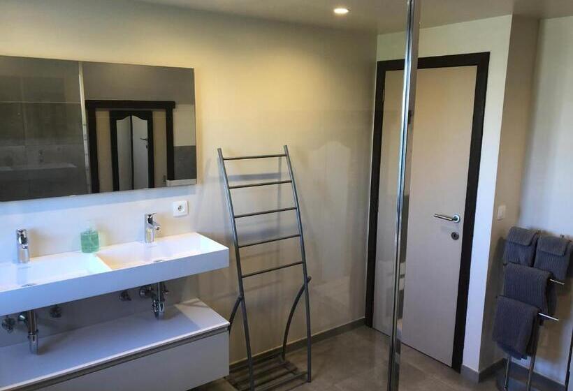 غرفة عائلية, B&b Carisma