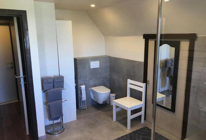 Семейный Номер, B&b Carisma