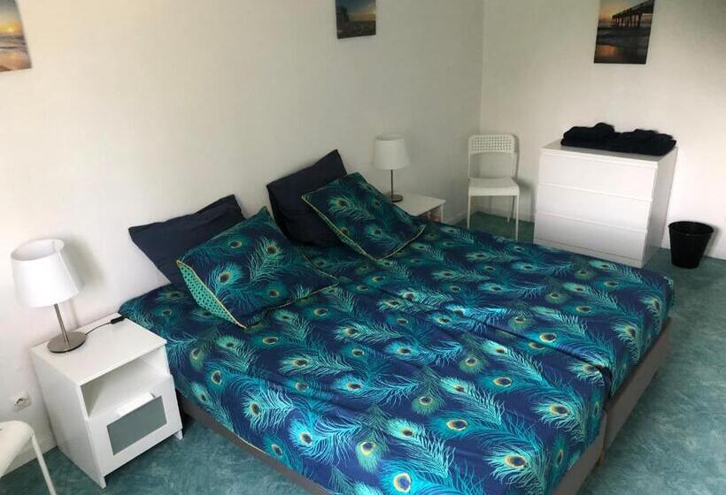 Номер Стандарт, Chéz Robert & Coby