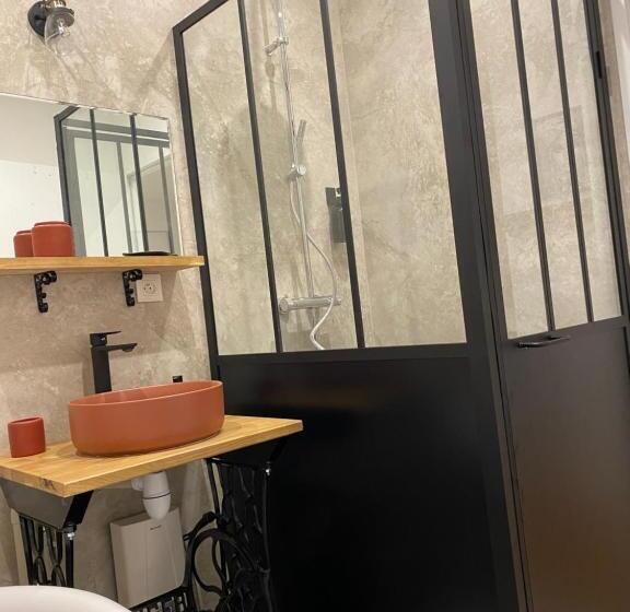 غرفة عائلية, Maison Farol