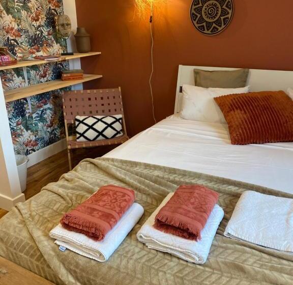 غرفة عائلية, Maison Farol