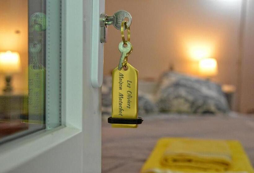 חדר משפחתי, Maison Matachot