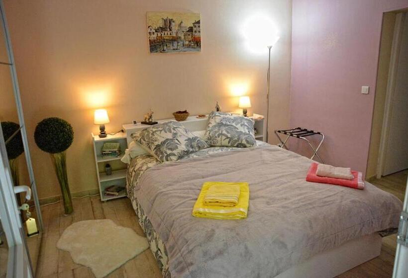 חדר משפחתי, Maison Matachot