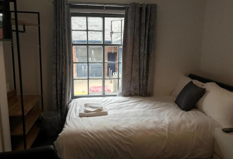 Апартаменты 1 Спальня, Ty R Bont Studios