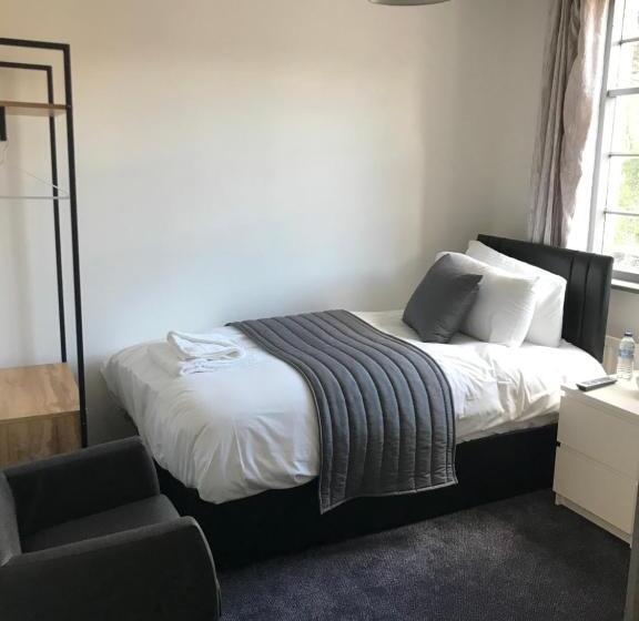 Апартаменты 1 Спальня, Ty R Bont Studios