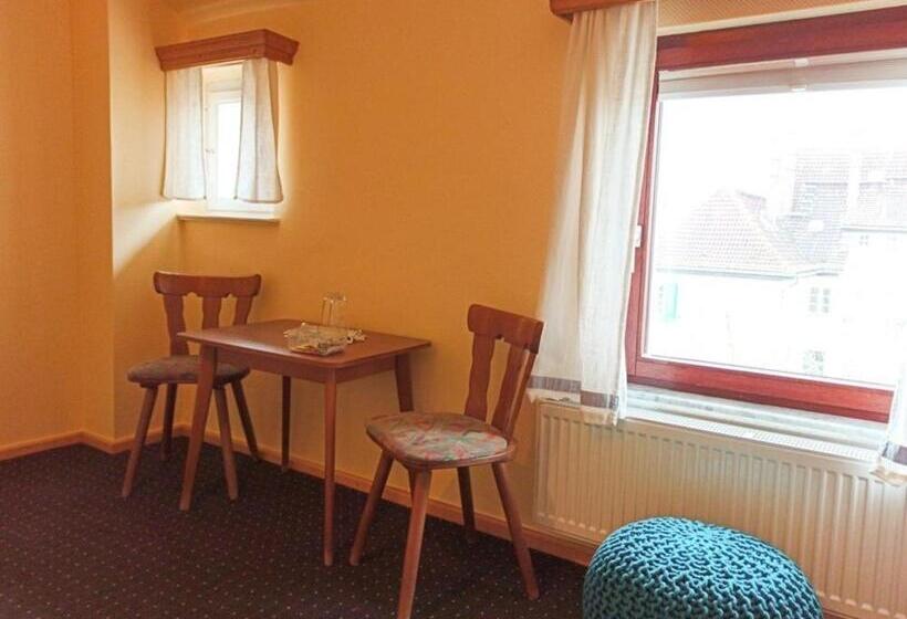 اتاق استاندارد چهار تخته, Landhotel Waldschänke