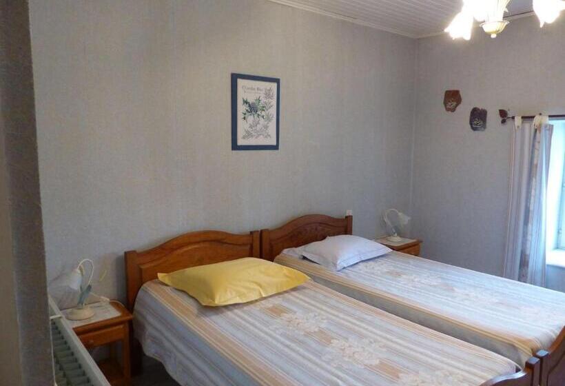 غرفة قياسية ثلاثية, Le Chaumois