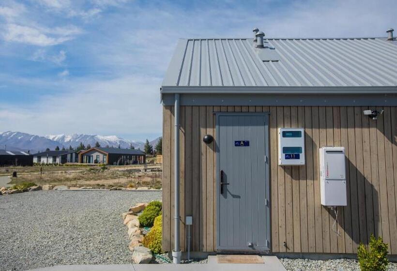 带大床的标准工作室, Skyrim Lodge