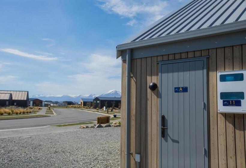 带大床的标准工作室, Skyrim Lodge