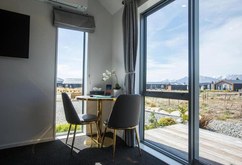 带大床的标准工作室, Skyrim Lodge