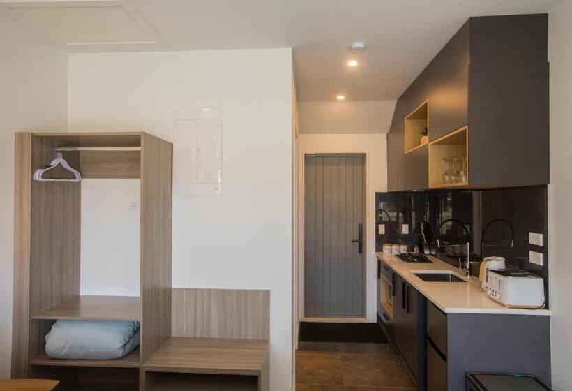 标准工作室, Skyrim Lodge