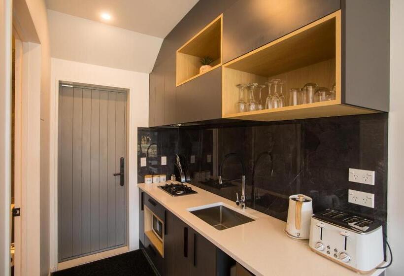 标准工作室, Skyrim Lodge