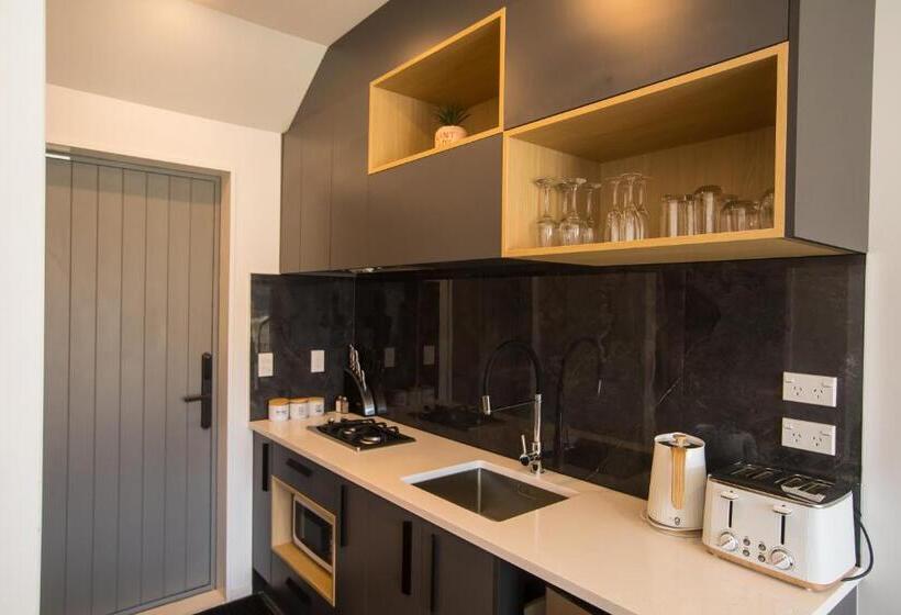 标准工作室, Skyrim Lodge