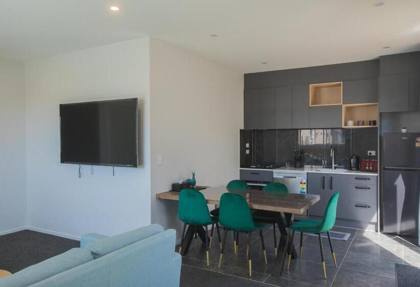 带2个卧室的套房, Skyrim Lodge