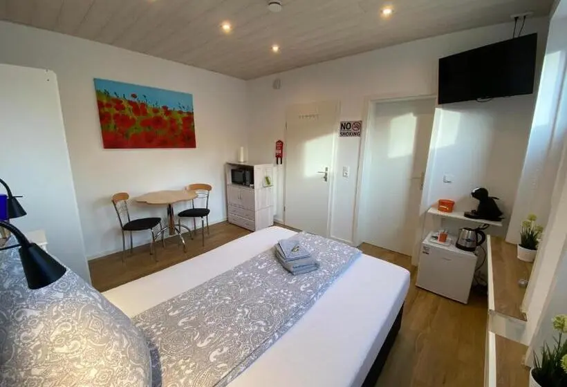 Standard-huone, Pensionszimmer Melina