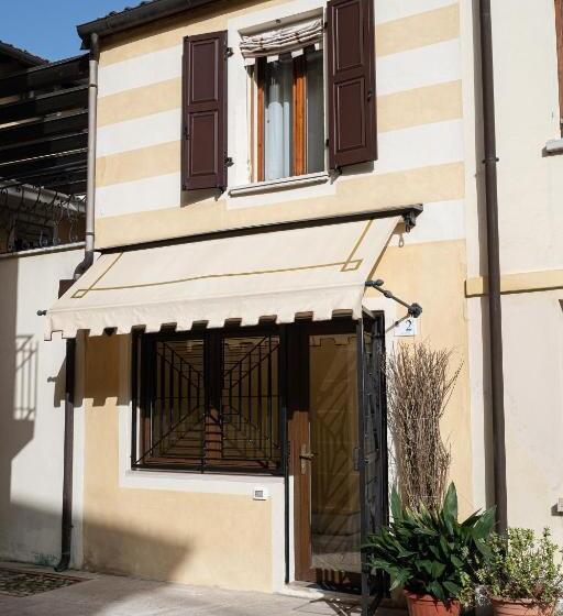 ドゥプレックスルーム, Via Marconi B&b