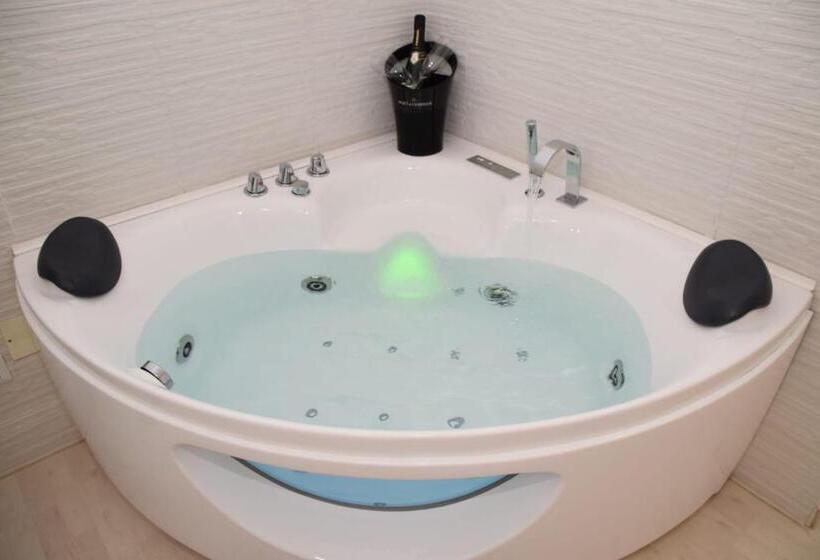 اتاق استاندارد با وان آب گرم, B&b Sweet Suite Dreams