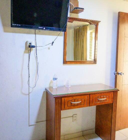 이코노미 룸, Acuario