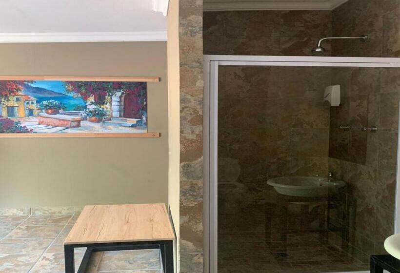 חדר דלוקס, An Boutique