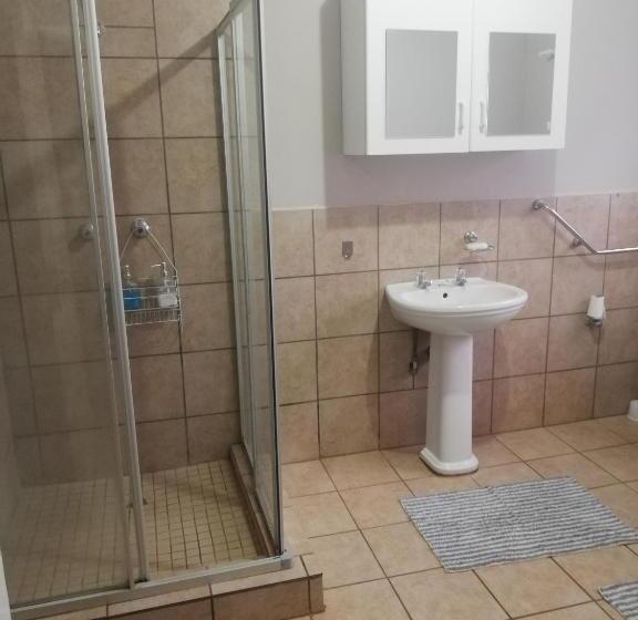 Номер Стандарт, A Cody Place
