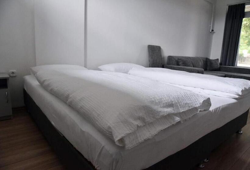 Семейный Номер, Aquarium City