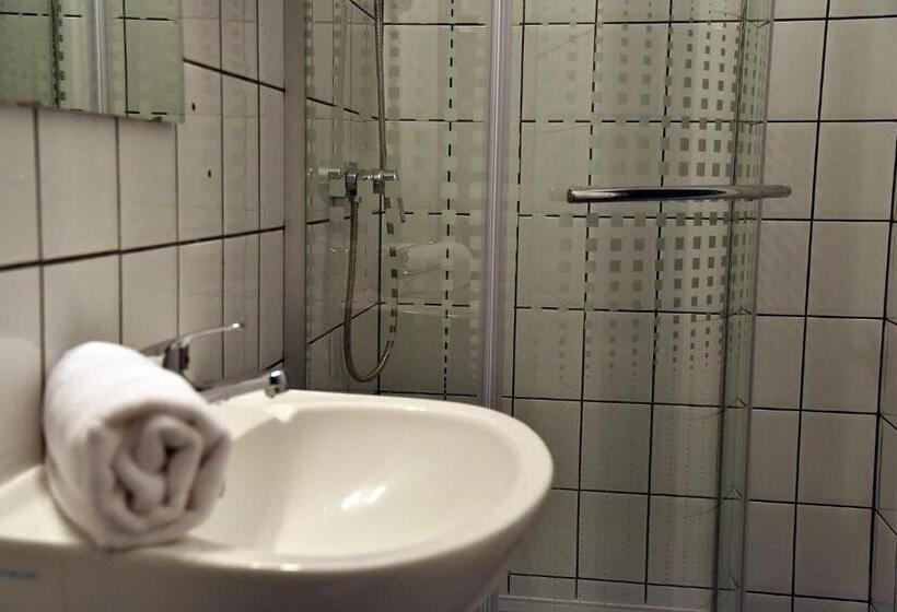 Семейный Номер, Aquarium City