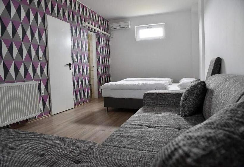 Семейный Номер, Aquarium City