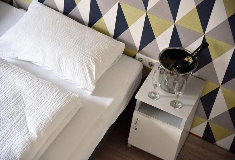 Семейный Номер, Aquarium City