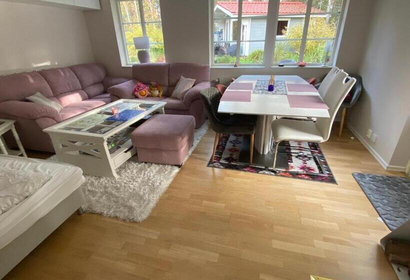 Апартаменты 1 Спальня Вид на Сад, Dr åsa Kallfors Järna Bed & Breakfast