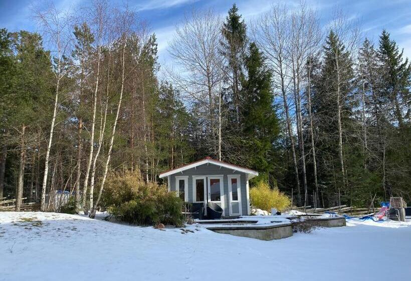بنجلو قياسى مطلّ علي الحديقة, Dr åsa Kallfors Järna Bed & Breakfast