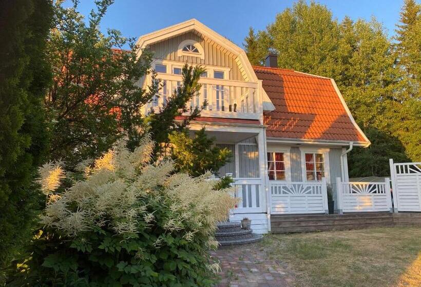 شقة دور أخير غرفة نوم واحدة, Dr åsa Kallfors Järna Bed & Breakfast