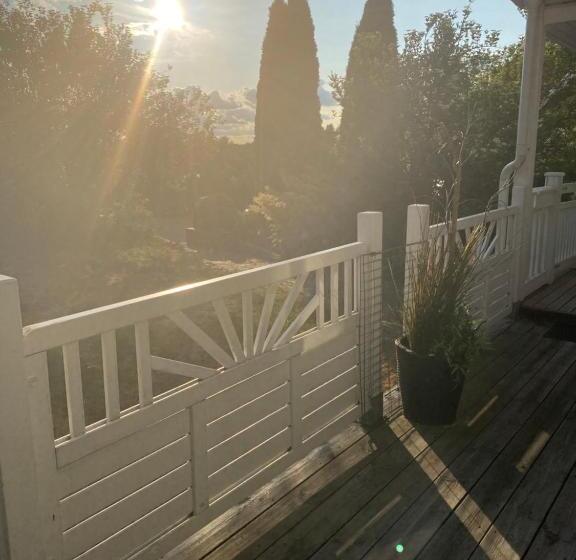 شقة غرفة واحدة مطلة على الحديقة, Dr åsa Kallfors Järna Bed & Breakfast