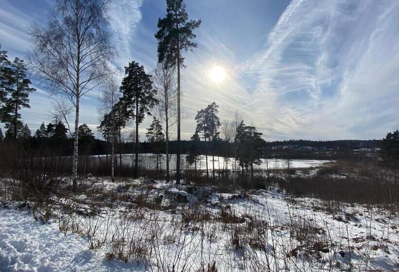 标准平房, Dr åsa Kallfors Järna Bed & Breakfast