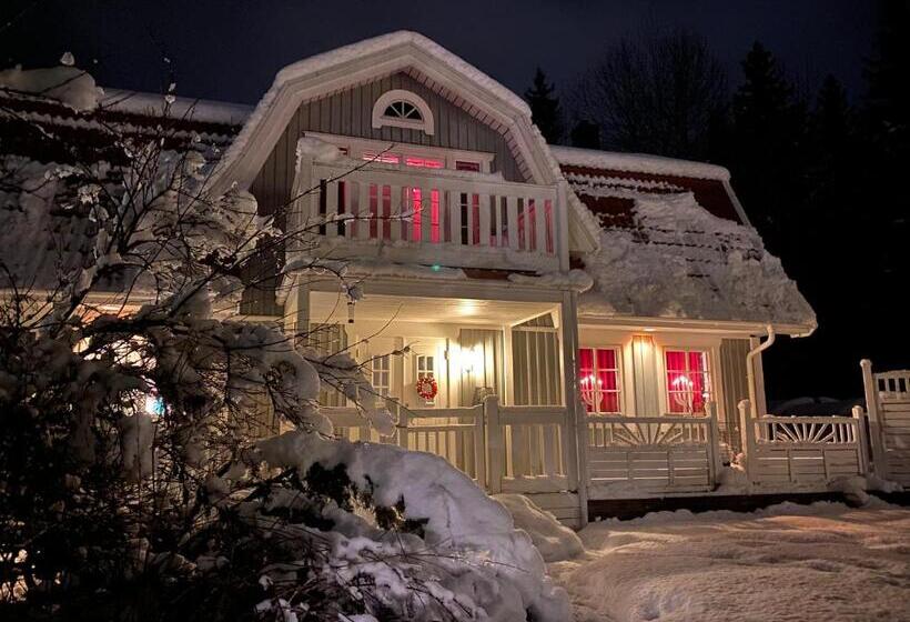 بنجلو قياسى مطلّ علي الحديقة, Dr åsa Kallfors Järna Bed & Breakfast