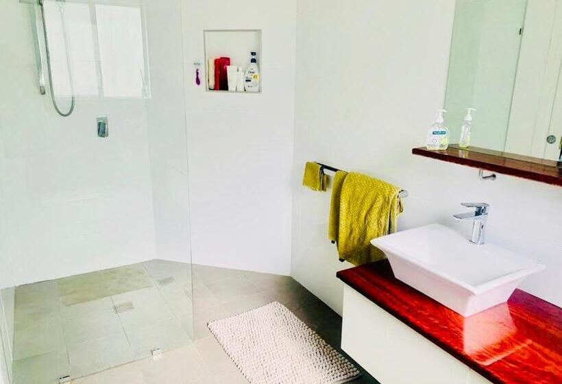 ガーデンビュースタンダードルーム, Mountain Valley