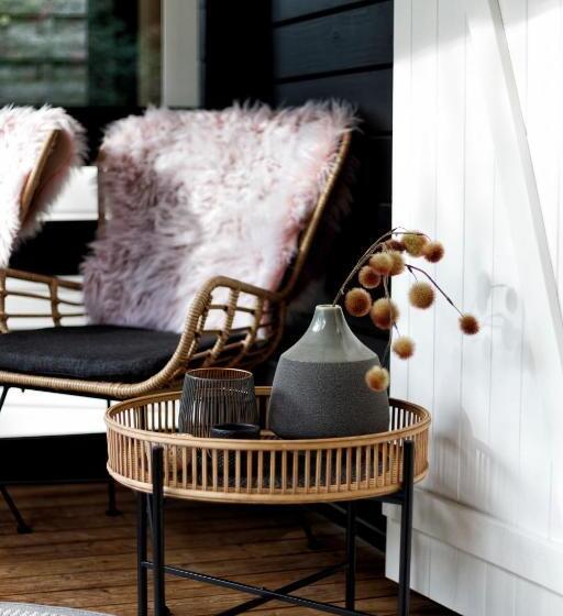 בקתת חדר, So Rosie