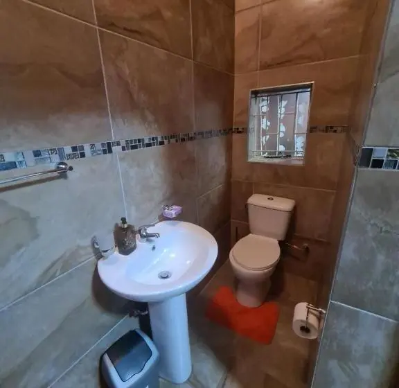 ベーシックルーム, Whitehouse Lodge Benoni