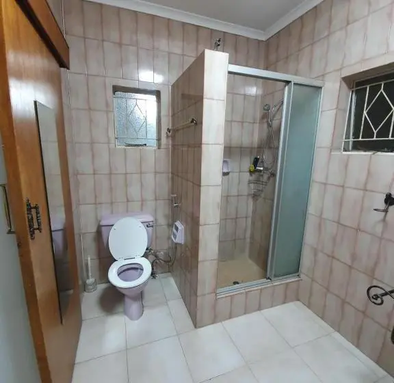 キングサイズベッドのデラックスルーム, Whitehouse Lodge Benoni