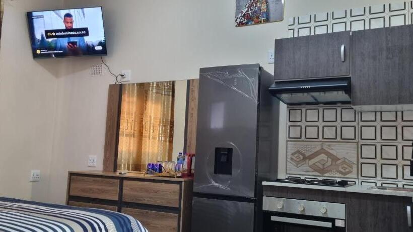 جناح ديلوكس سرير كينج, Whitehouse Lodge Benoni