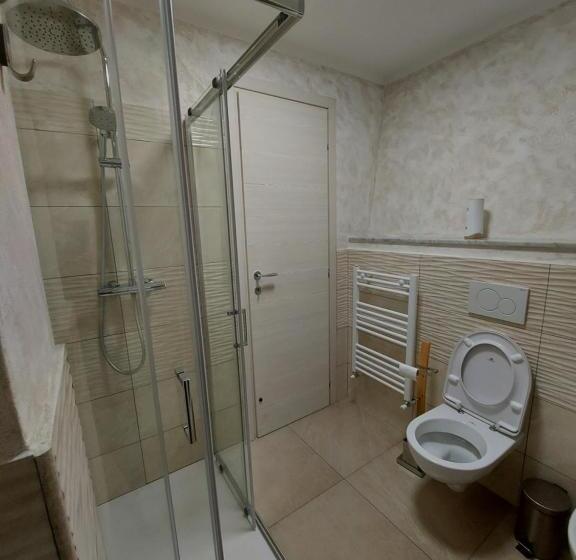 اتاق استاندارد, Camera Matrimoniale Genova Rooms