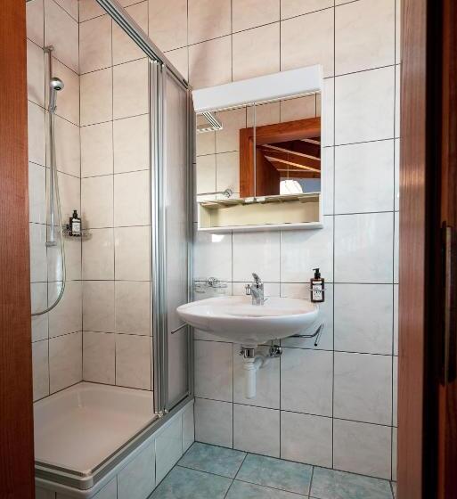 Номер Стандарт с Балконом, Kulinarik & Geniesser Hôtel Strauss