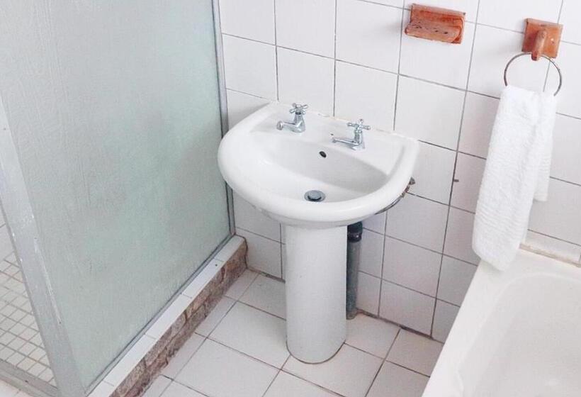 חדר סטנדרט חדר אמבטיה משותף, Langton Guesthouse