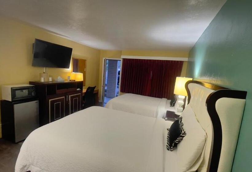 带山景的复式房间, American Inn