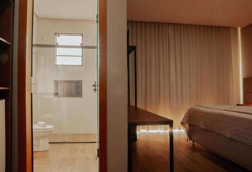 带大床的高级房间, Pousada Quinta Dos Cabeças