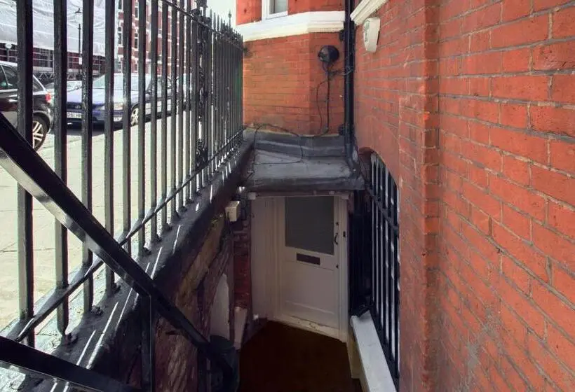 Talo 1 Makuuhuone, Discounted Flat W Lovely Terrace Near King S Road